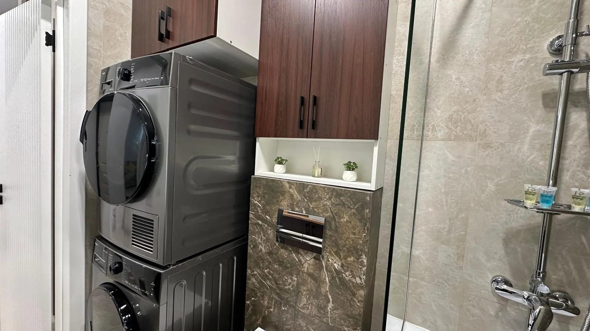 Family Deluxe Spot Apartment Almaty