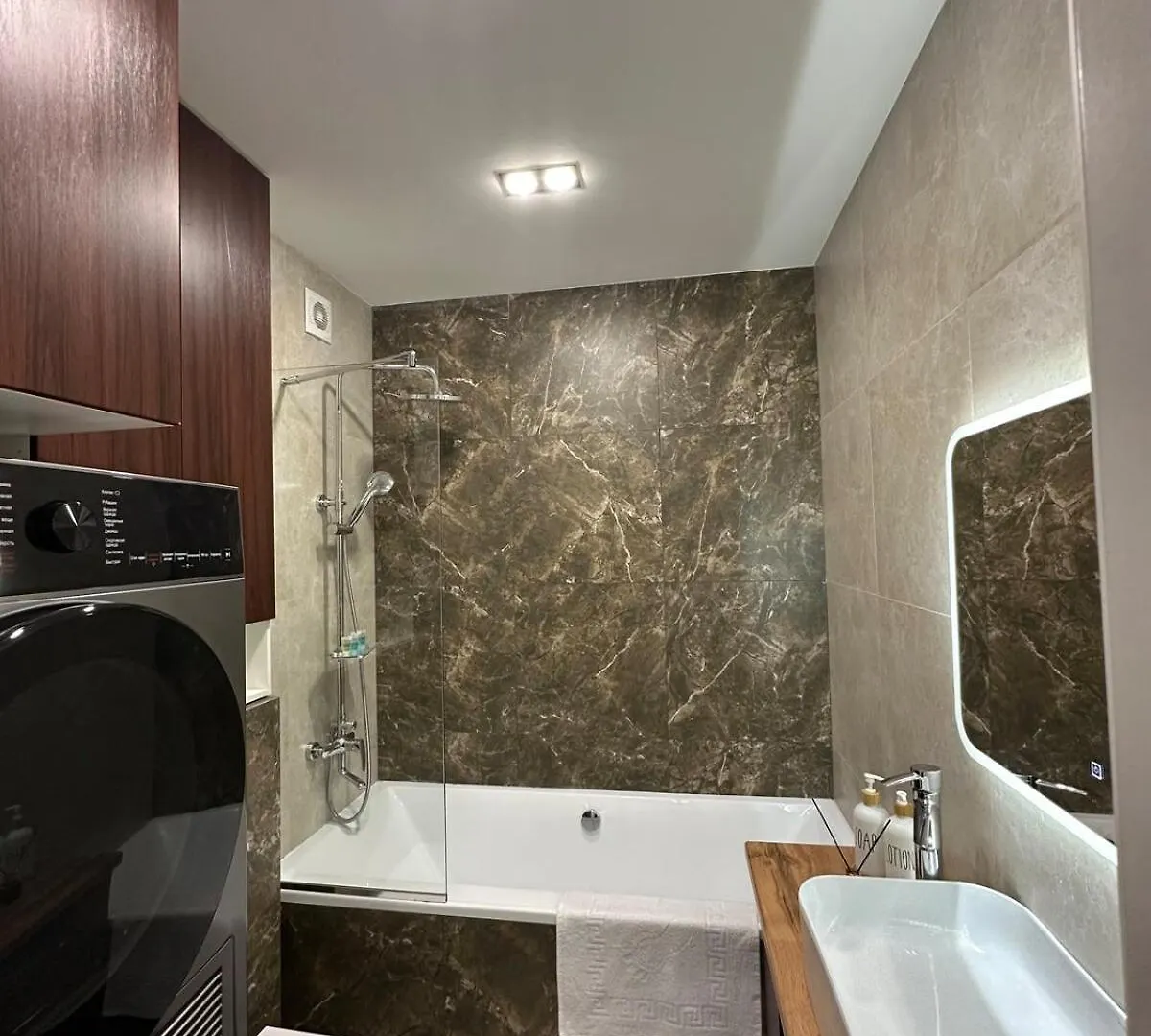 Family Deluxe Spot Apartment Almaty